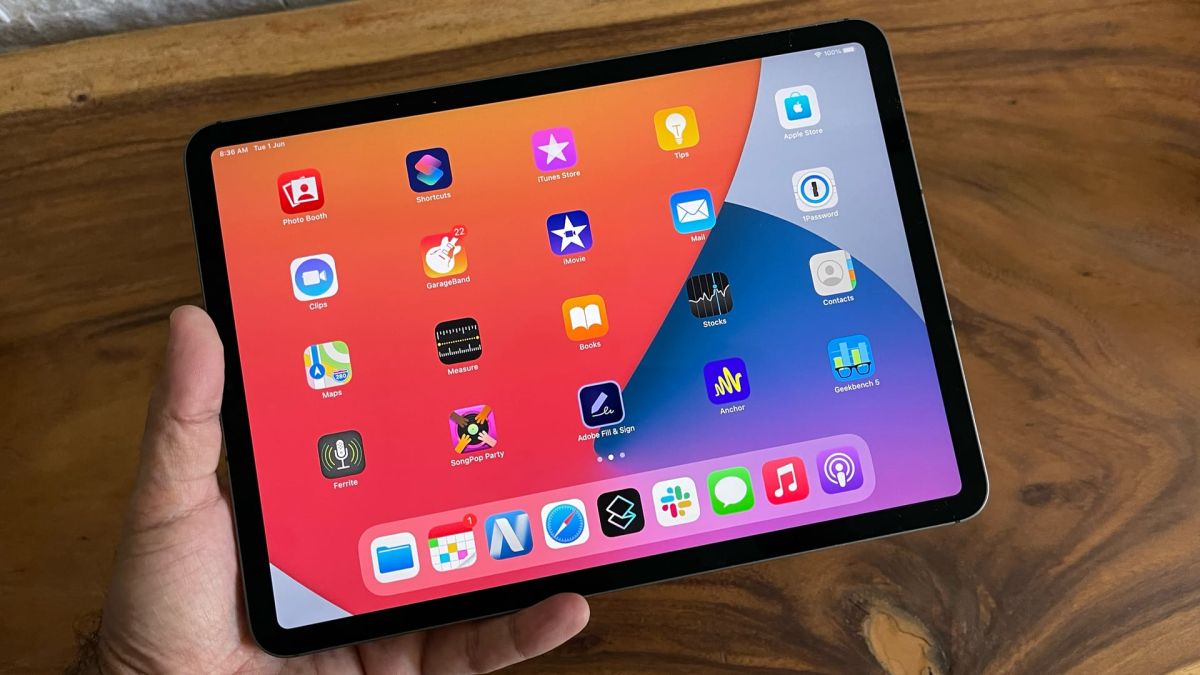 An Apple iPad Pro 11 (2021) from the front, in someone