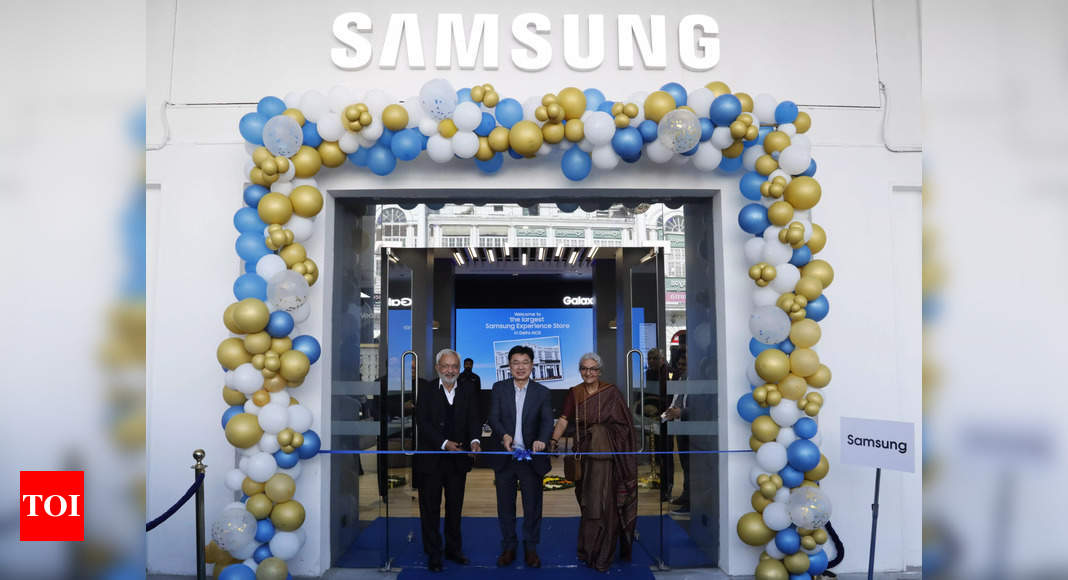 Samsung opens North India’s biggest centre in Delhi; aims to change how gadget lovers experience devices