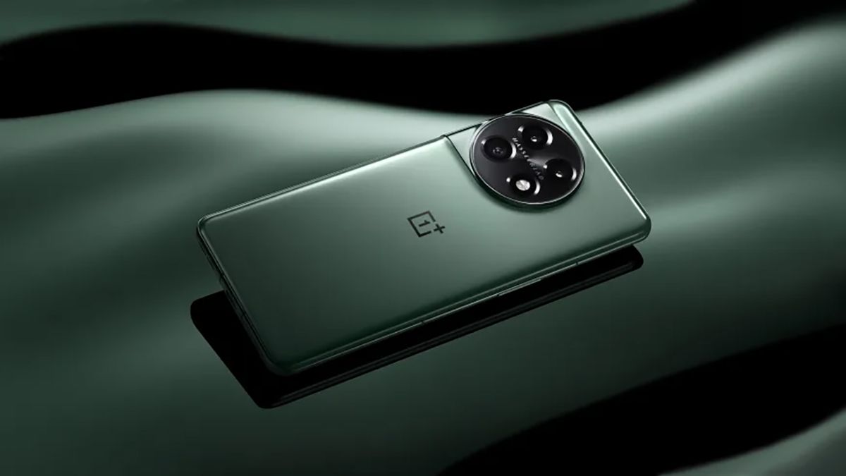 OnePlus 11 in green, viewed from the back