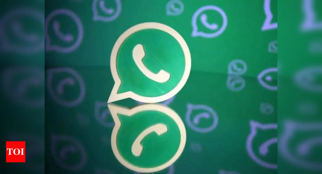 WhatsApp may soon roll out message reactions within community announcement group