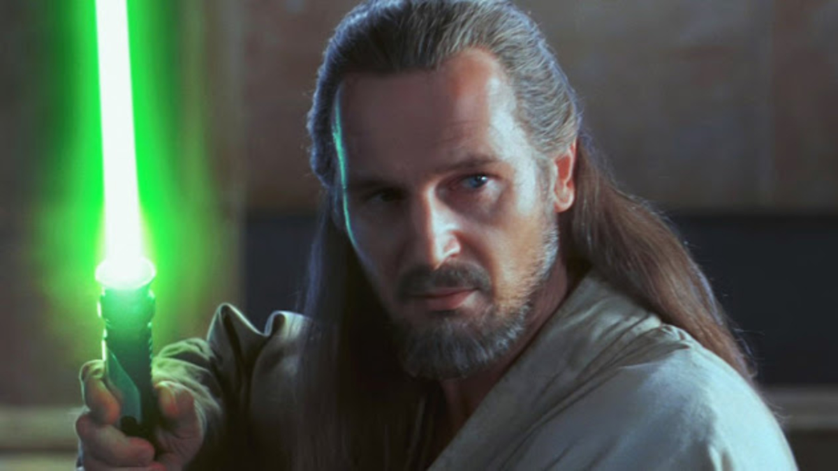 Qui-Gon Jinn prepares to fight Darth Maul in Star Wars Episode 1: The Phantom Menace