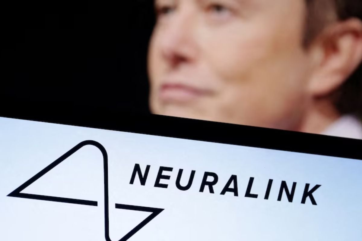 Neuralink Implants the First Brain Chip in a Human; Elon Musk Says ‘Patient Recovering Well’